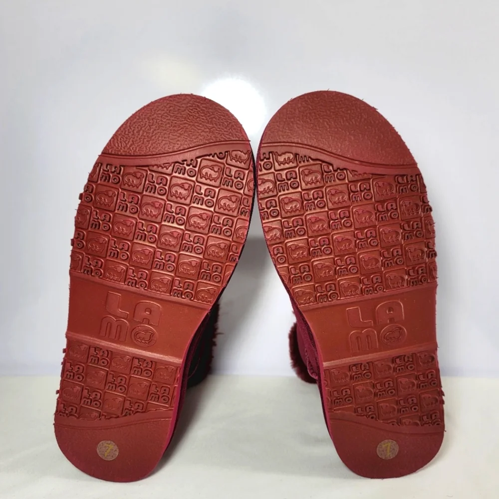 Lamo Womens size 7 Thalia Tassel winter Boots.